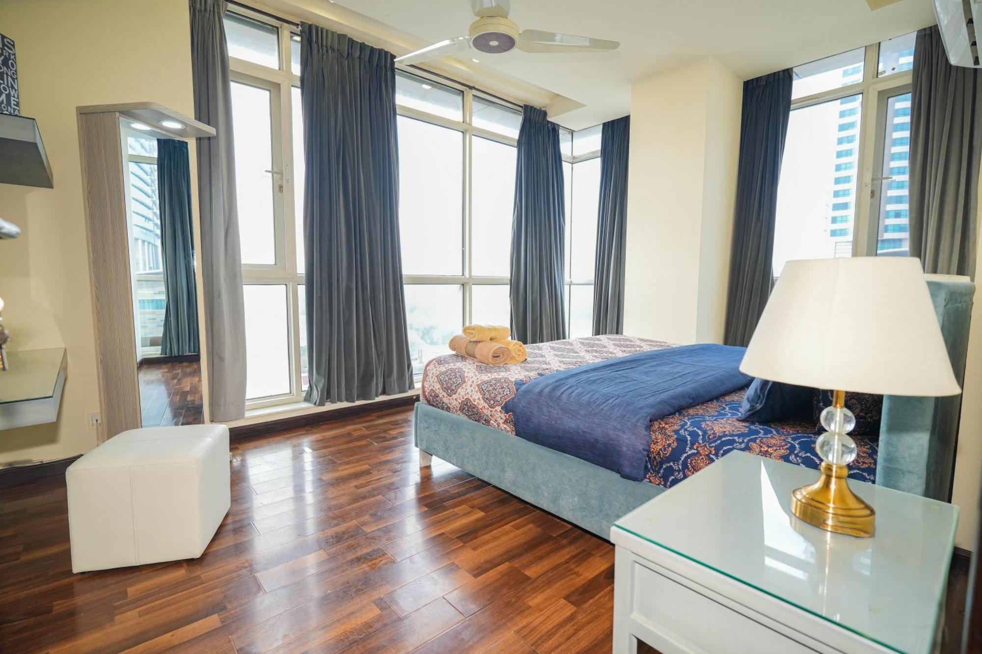 Cozy 2-Bedroom Apartment With King Beds, Balcony & Stunning Views At Elysium Islamabad Ngoại thất bức ảnh